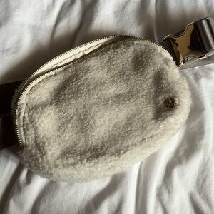 Lululemon Belt Bag Fleece Sherpa White Crossbody Bag Soft Fuzzy 1L